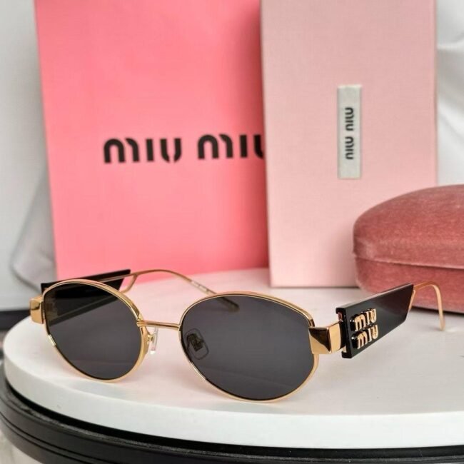 Lunettes de soleil (avec boite)