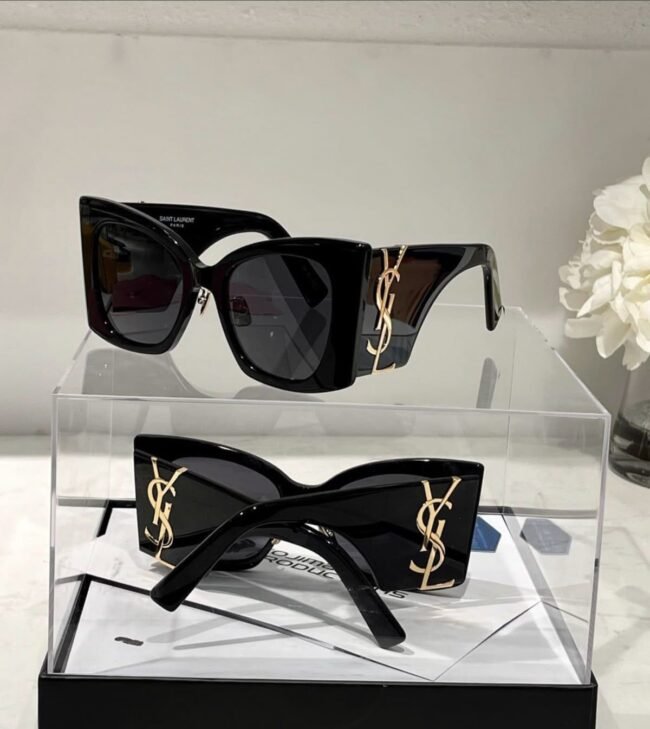 Lunettes de soleil (avec boite)