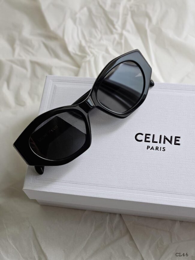 Lunettes de soleil (avec boite)